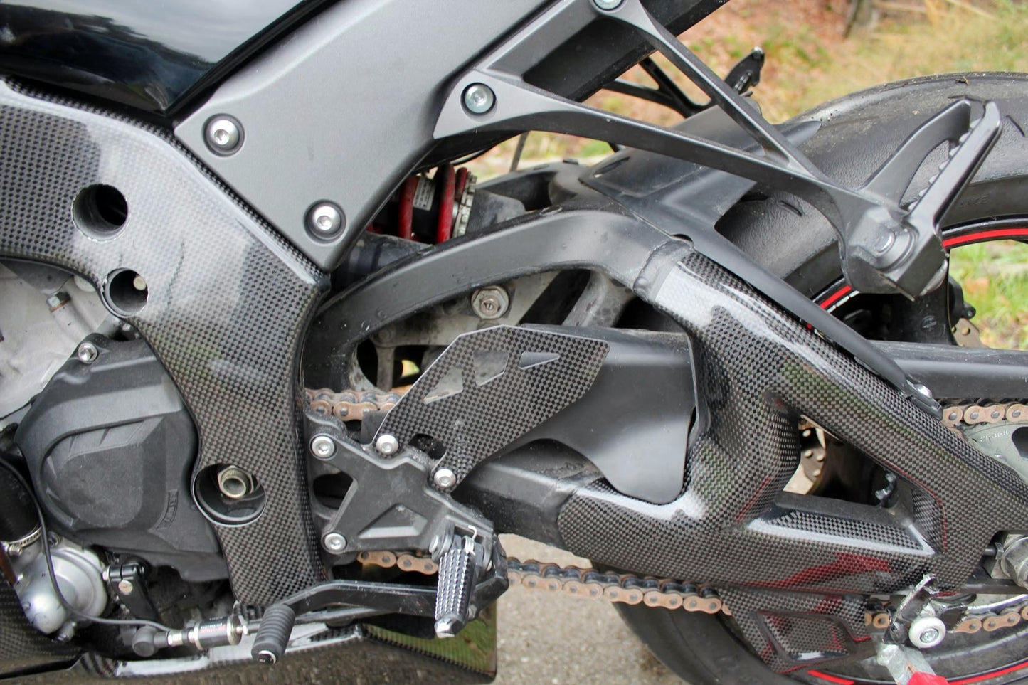 CARBON2RACE Kawasaki ZX-10R (11/15) Carbon Swingarm Covers