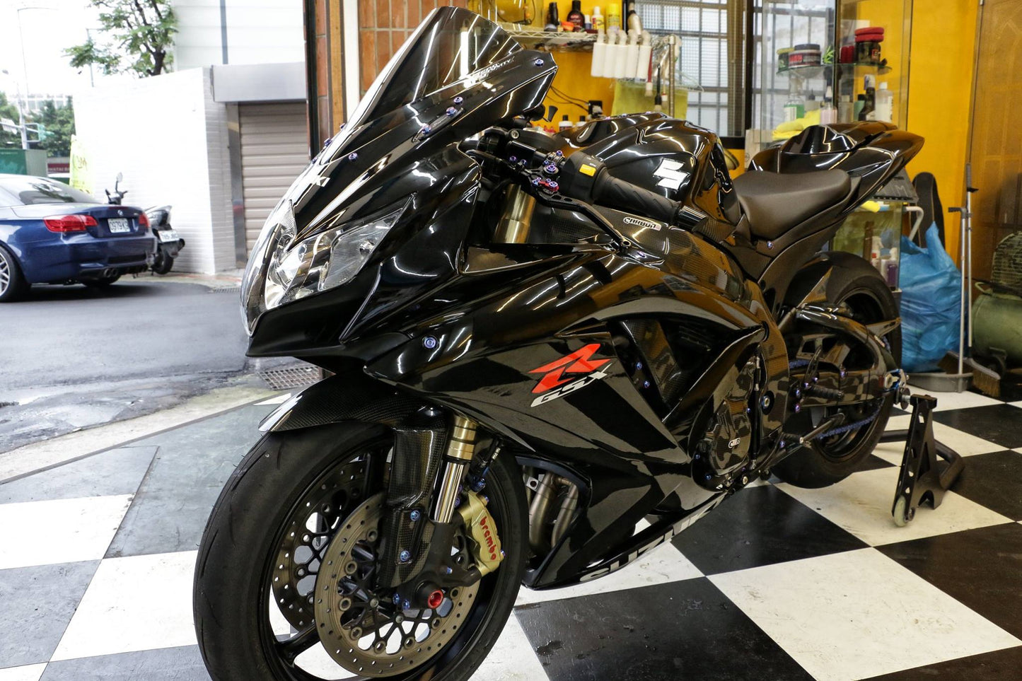CARBON2RACE Suzuki GSX-R600/750 (06/10) Carbon Frame Covers