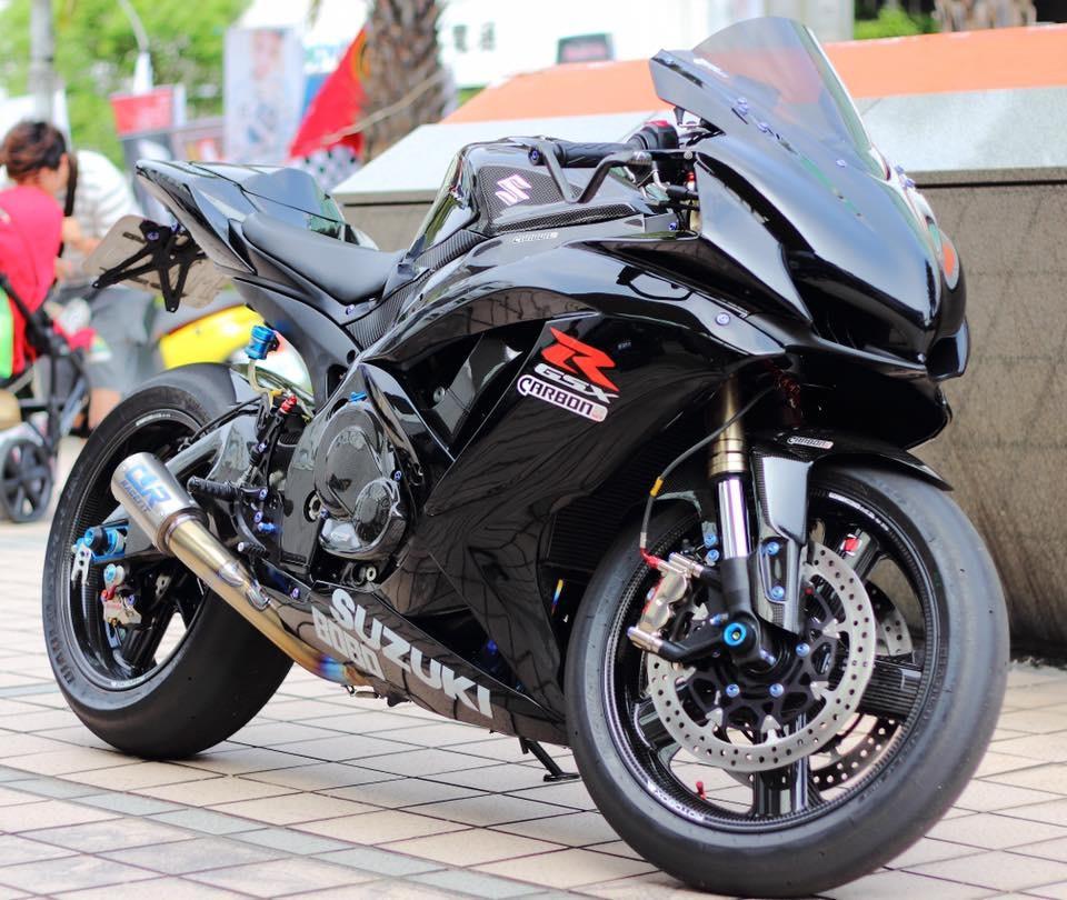 CARBON2RACE Suzuki GSX-R600/750 (06/10) Carbon Frame Covers