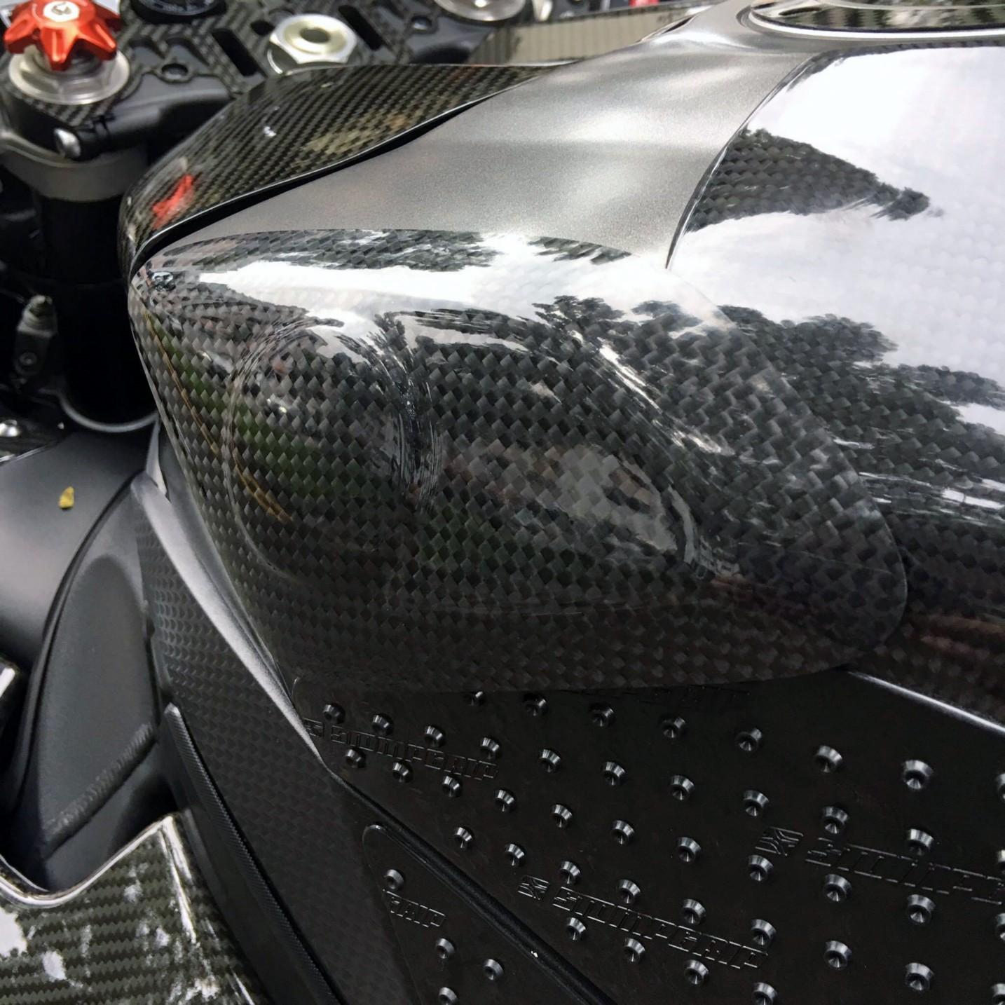 CARBON2RACE Yamaha YZF-R1 (09/14) Carbon Tank Sliders