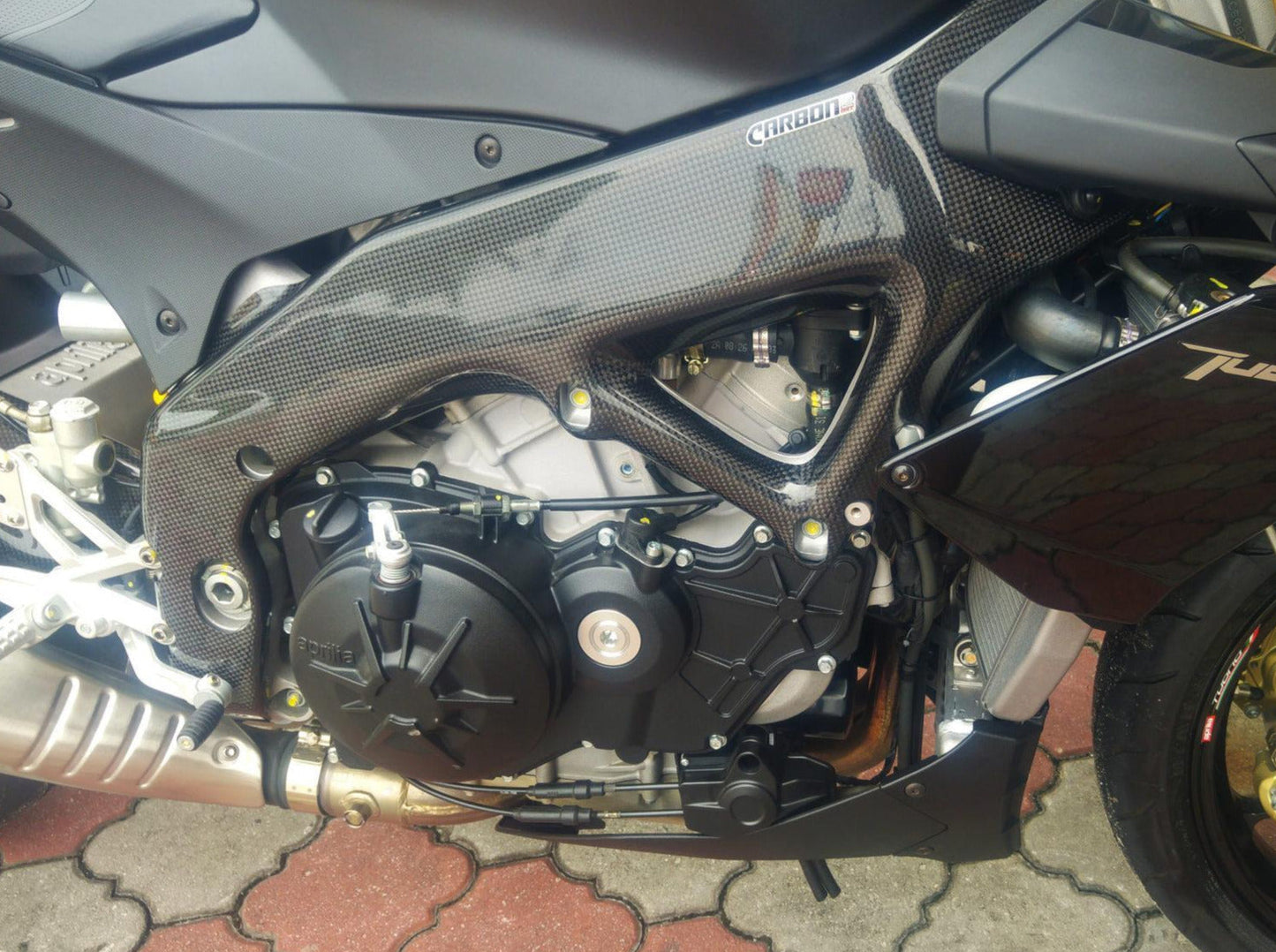 CARBON2RACE Aprilia Tuono V4 (11/20) Carbon Frame Covers