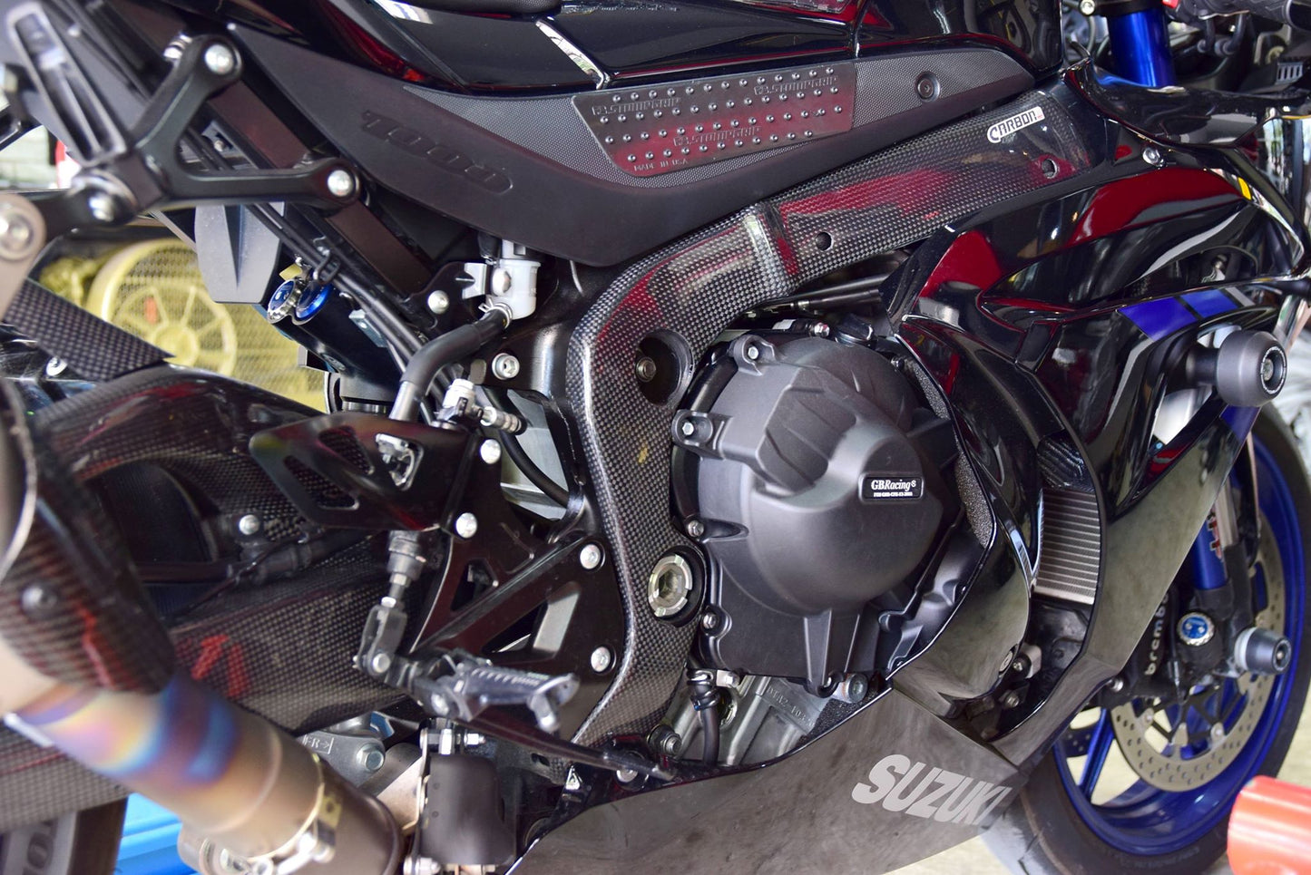 CARBON2RACE Suzuki GSX-R1000 (17/...) Carbon Frame Covers