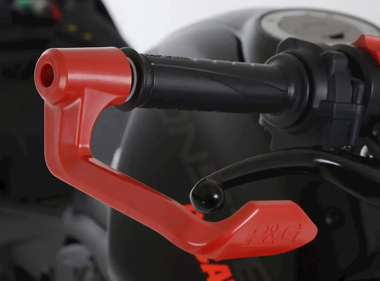 BLG0038 - R&G RACING Triumph Trident 660 / Speed Triple 1200 RS Brake Lever Guard