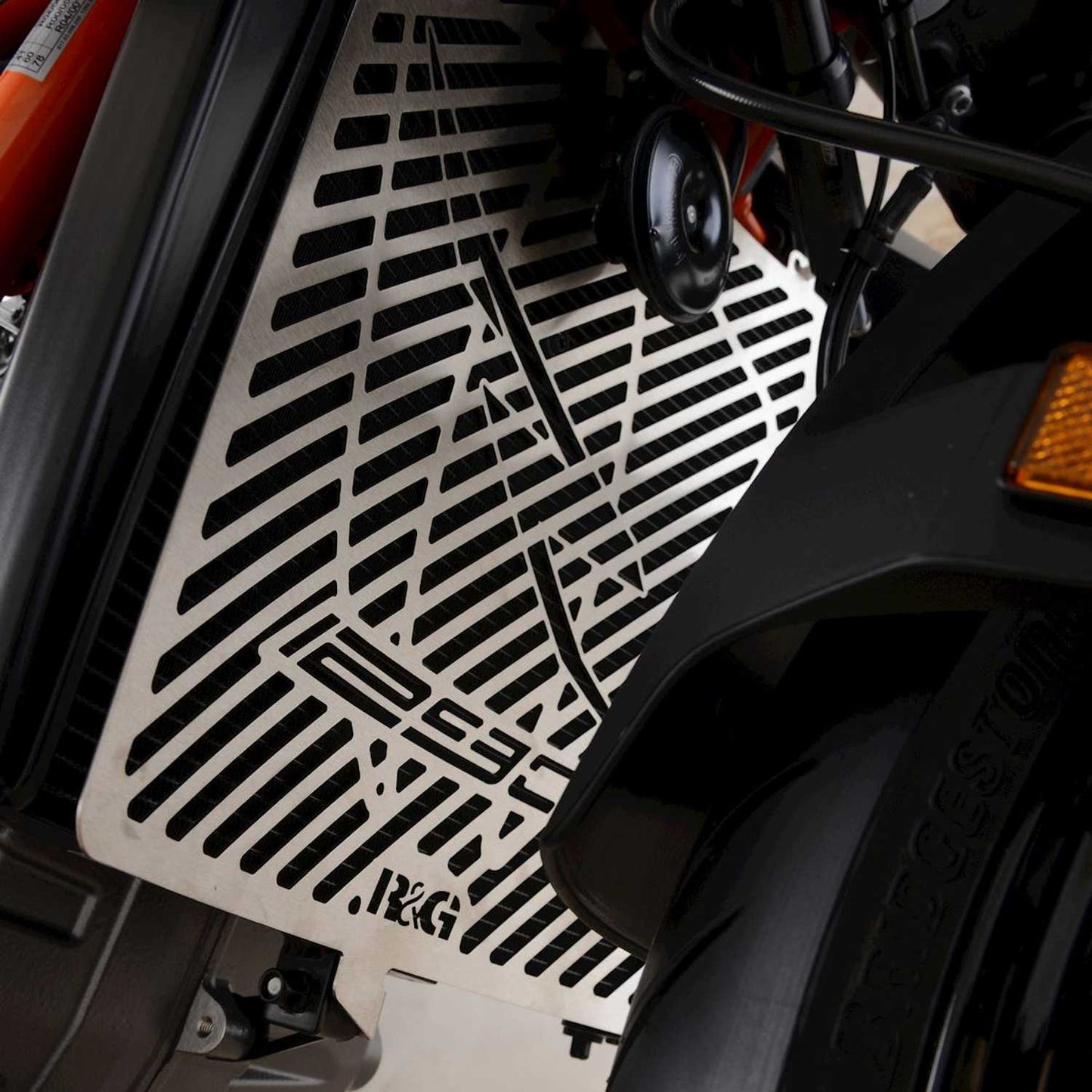 BRG0020 - R&G RACING KTM 1290 Super Duke R (2020+) Branded Radiator Guard