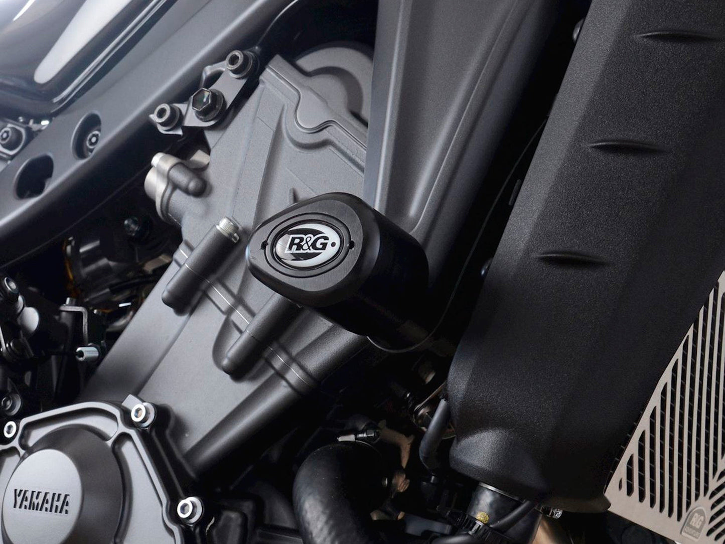 CP0523 - R&G RACING Yamaha MT-09 / Tracer 9 / XSR900 (2021+) Frame Crash Protection Sliders "Aero"