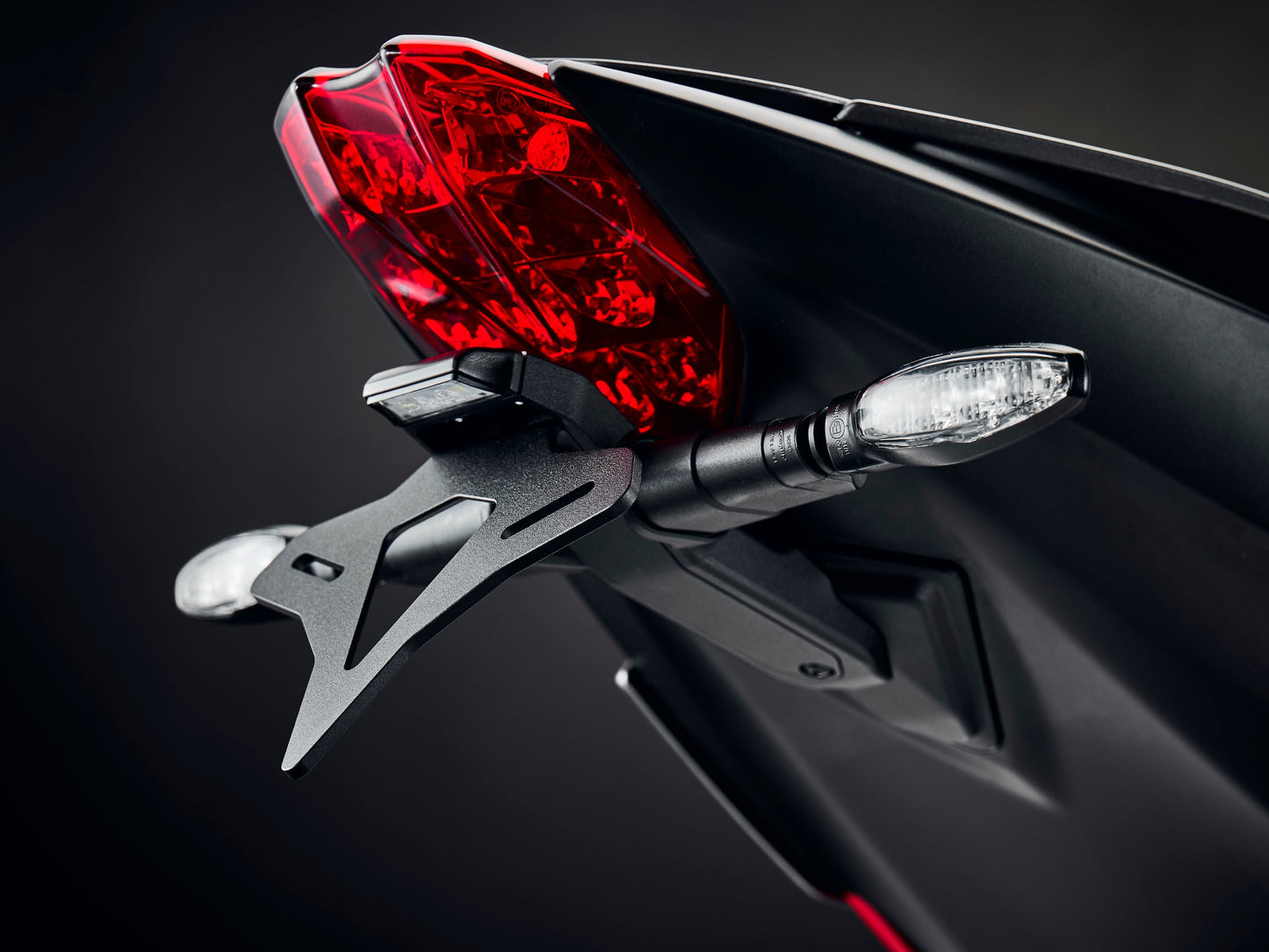 EVOTECH Triumph Daytona / Street Triple (2013+) LED Tail Tidy