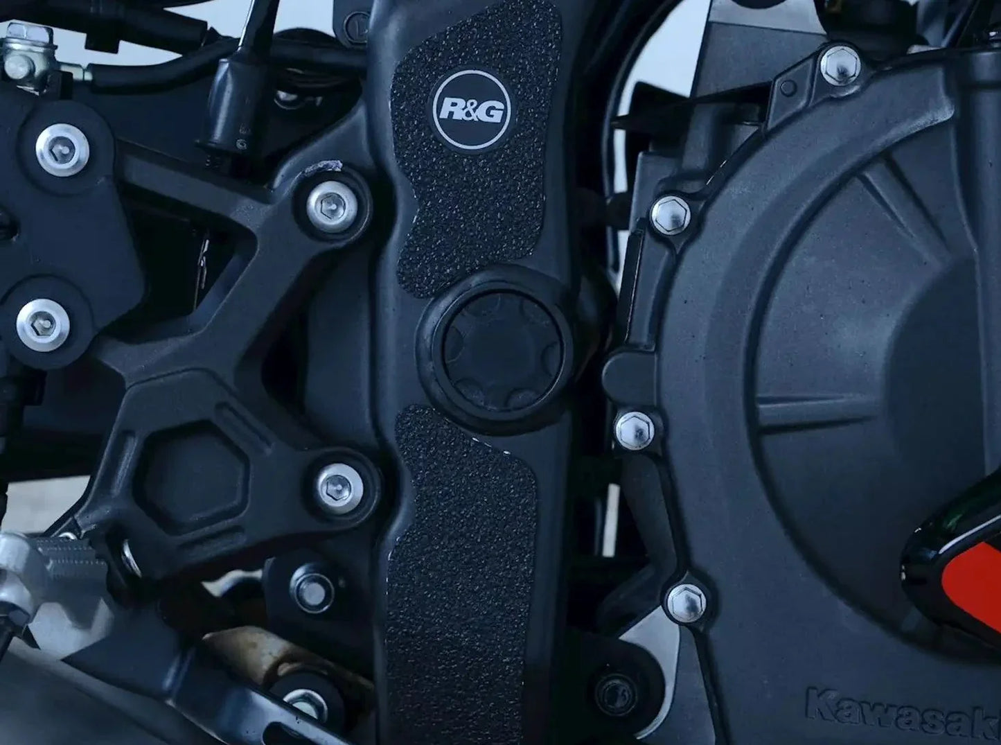 EZBG413 - R&G RACING Kawasaki ZX-25R (2020+) Heel Guards Kit