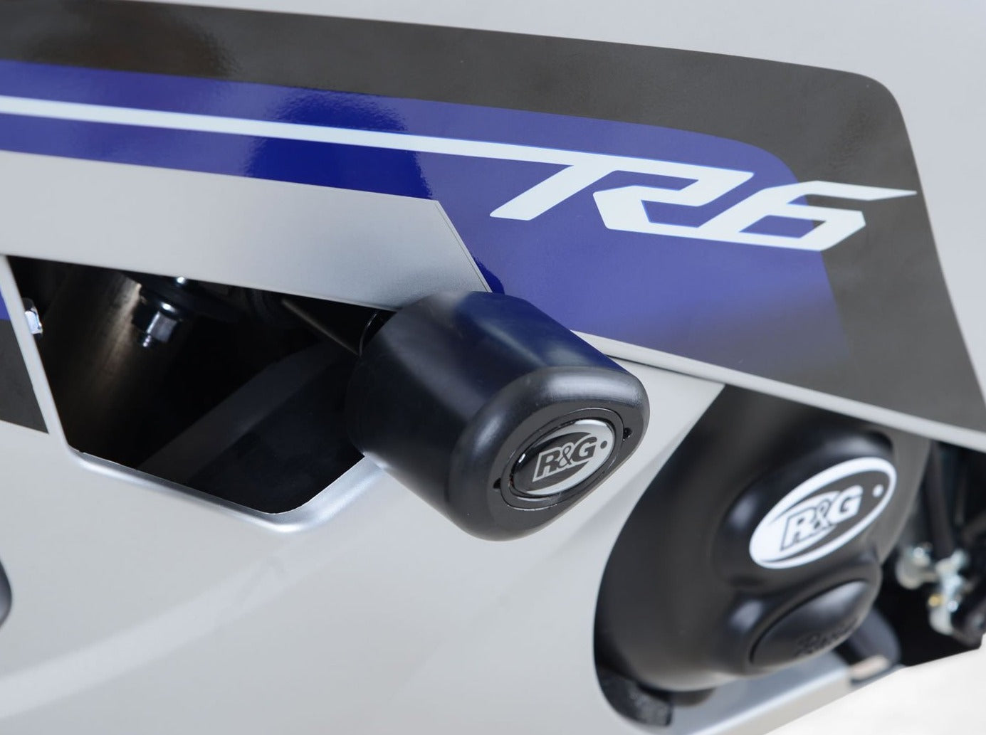 CP0203 - R&G RACING Yamaha YZF-R6 (06/16) Frame Crash Protection Sliders "Aero"