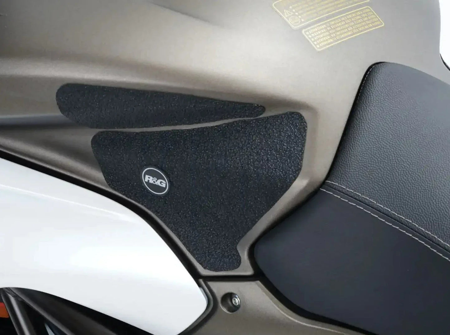 EZRG605 - R&G RACING MV Agusta Stradale 800 (15/18) Fuel Tank Traction Grips