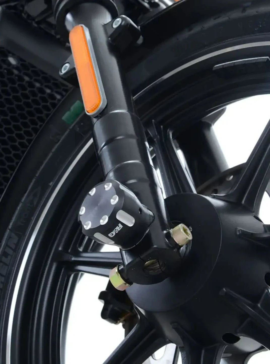 FP0179 - R&G RACING Harley Davidson Street 750 / 500 (15/18) Front Wheel Sliders