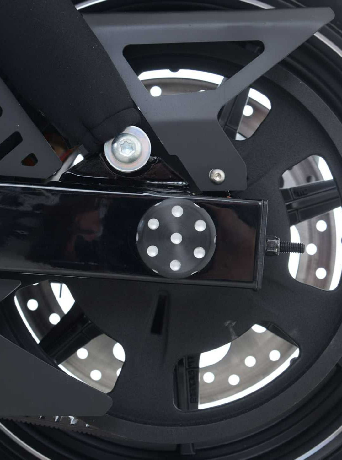 SP0070 - R&G RACING Harley Davidson Street 500 / 750 (15/18) Rear Wheel Sliders (swingarm)