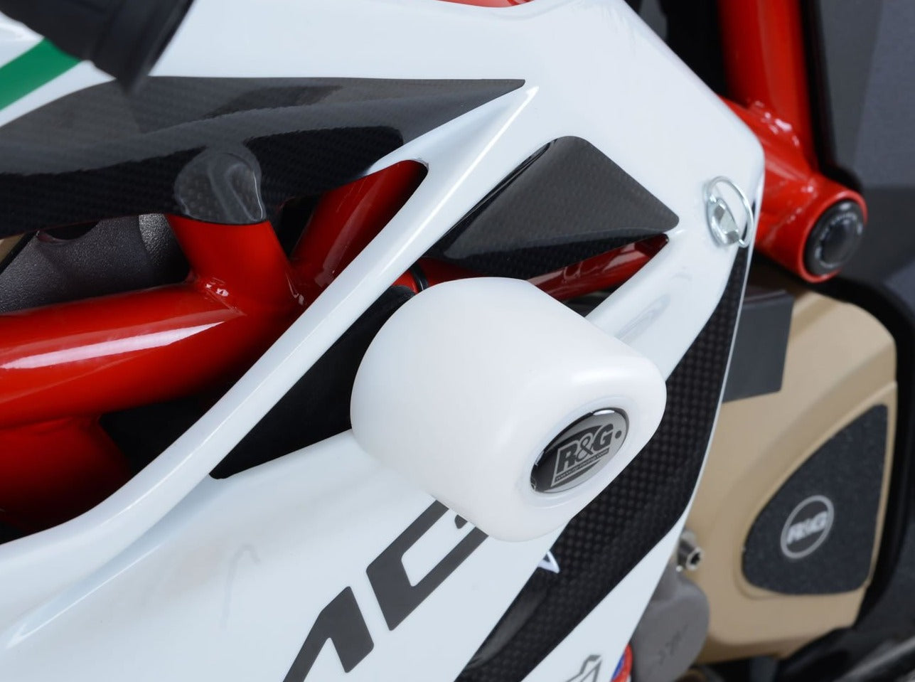CP0398 - R&G RACING MV Agusta F4 1000 RC (15/18) Frame Crash Protection Sliders "Aero"