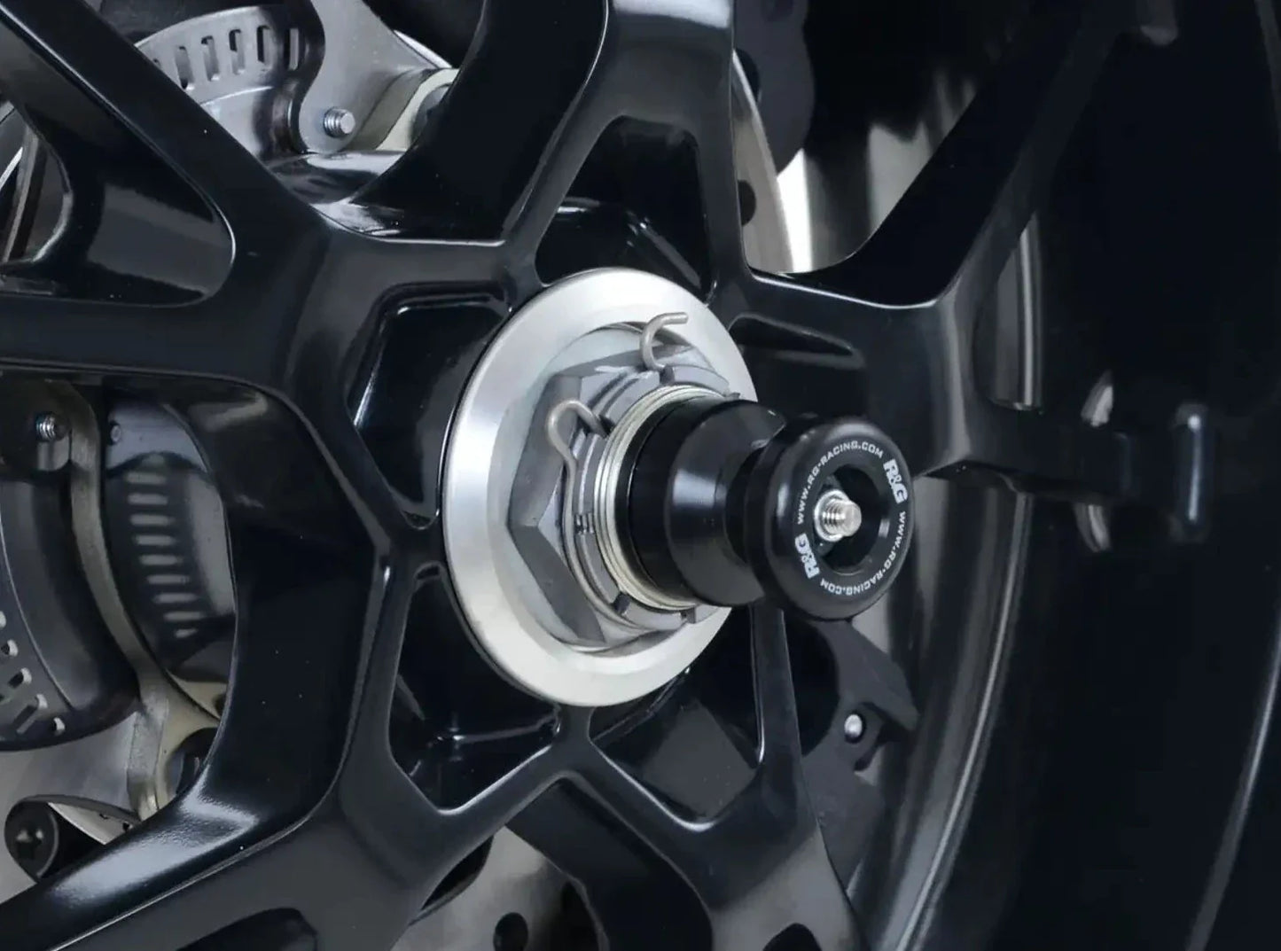 SS0032 - R&G RACING Triumph Speed Triple / S / R / RS Rear Wheel Sliders (paddock stand bobbins)