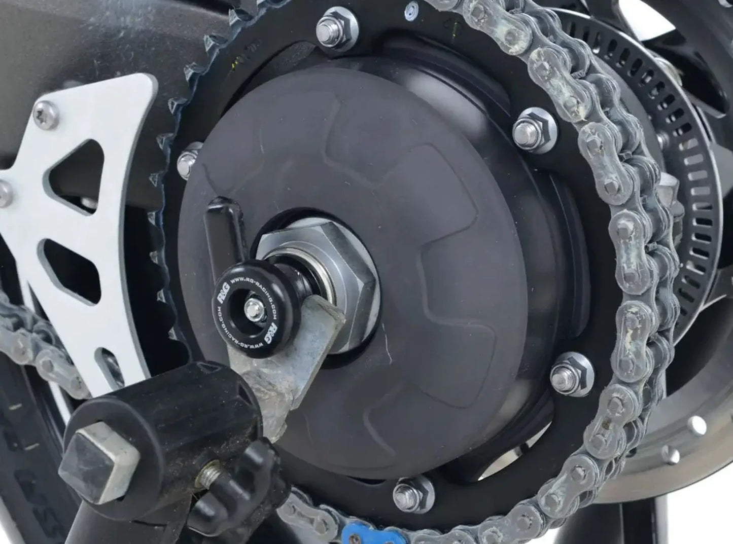 SS0032 - R&G RACING Triumph Speed Triple / S / R / RS Rear Wheel Sliders (paddock stand bobbins)