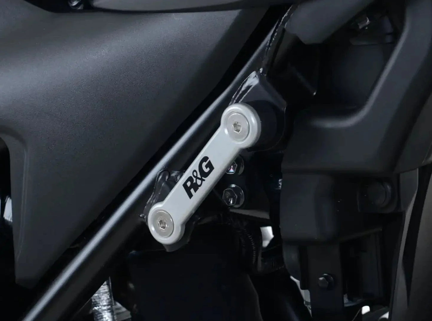 EH0071 - R&G RACING Suzuki SV650 / SV650X Exhaust Hanger & Blanking Plate Kit