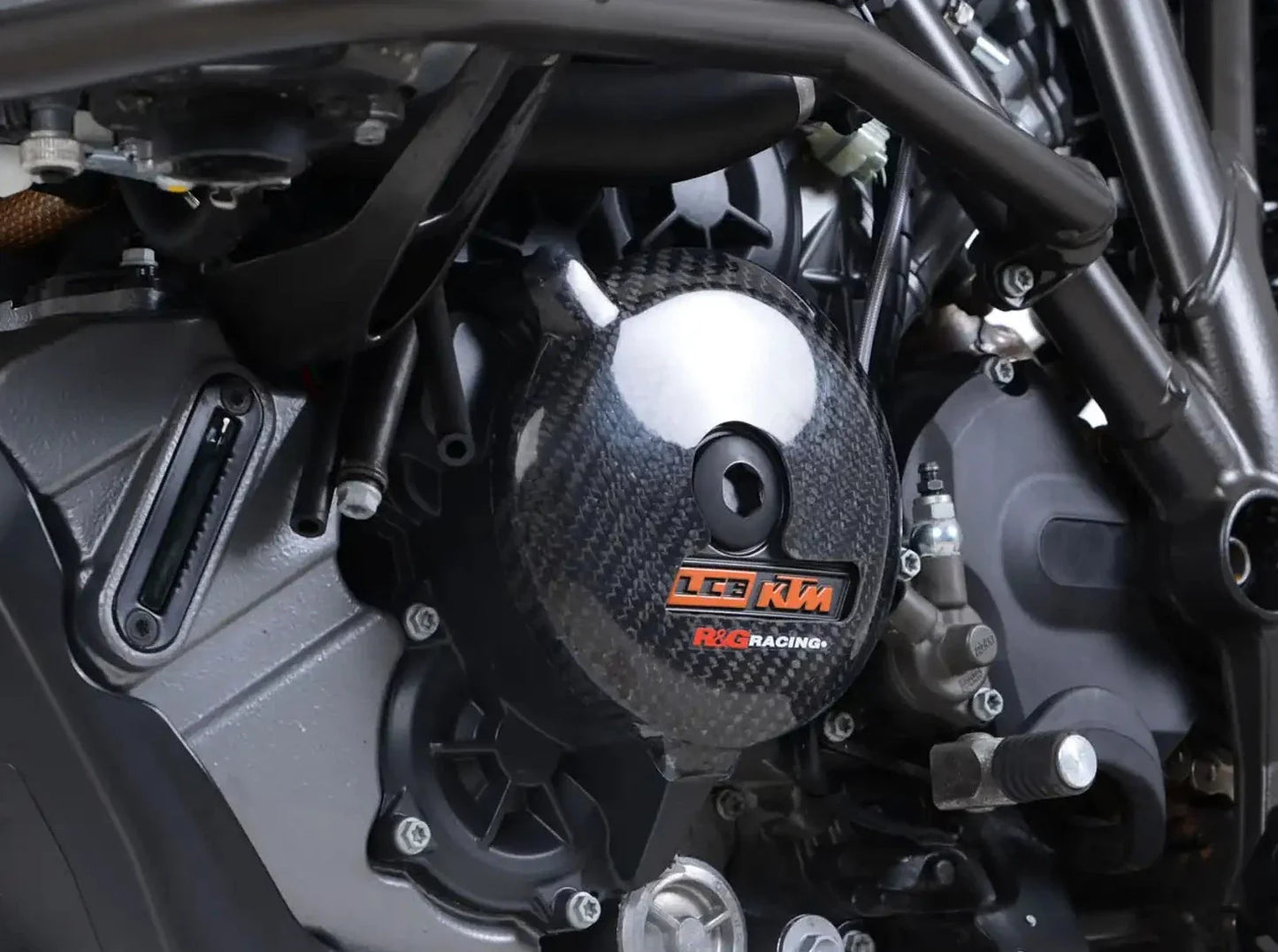 ECS0102 - R&G RACING KTM 1050 / 1290 Super Adventure / Super Duke Carbon Engine Case Slider (left)