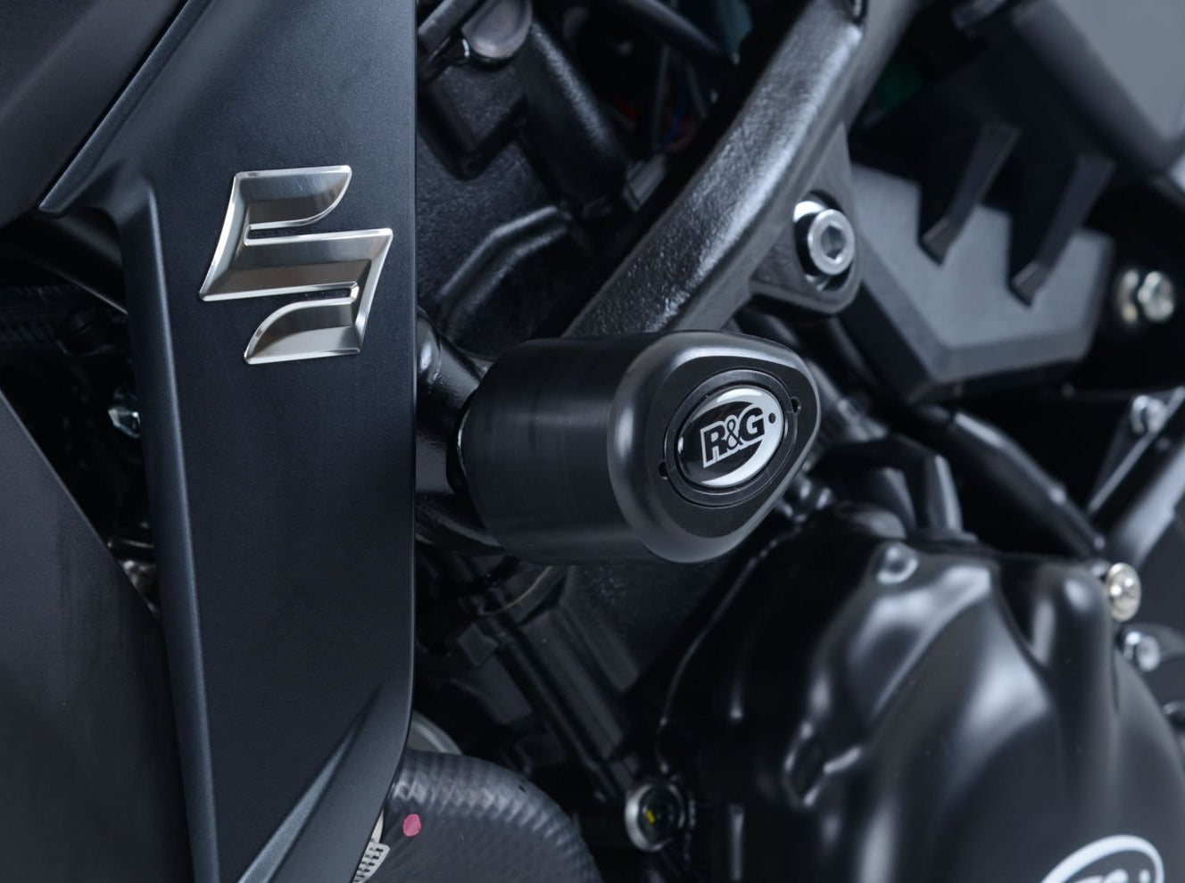 CP0424 - R&G RACING Suzuki GSX-S750 (2017+) Frame Crash Protection Sliders "Aero"