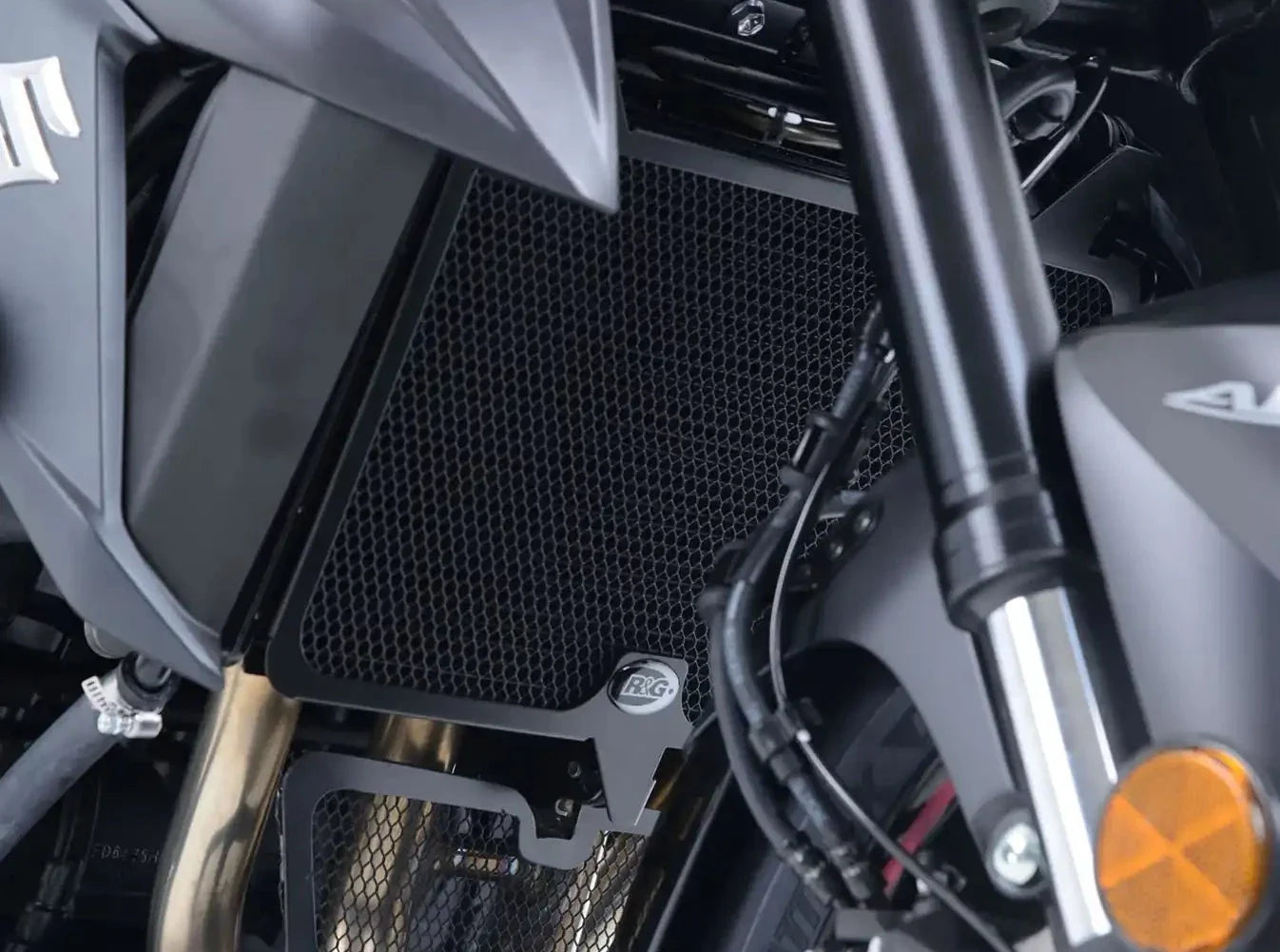 RAD0106 - R&G RACING Suzuki GSR750 / GSX-S750 Radiator Guard