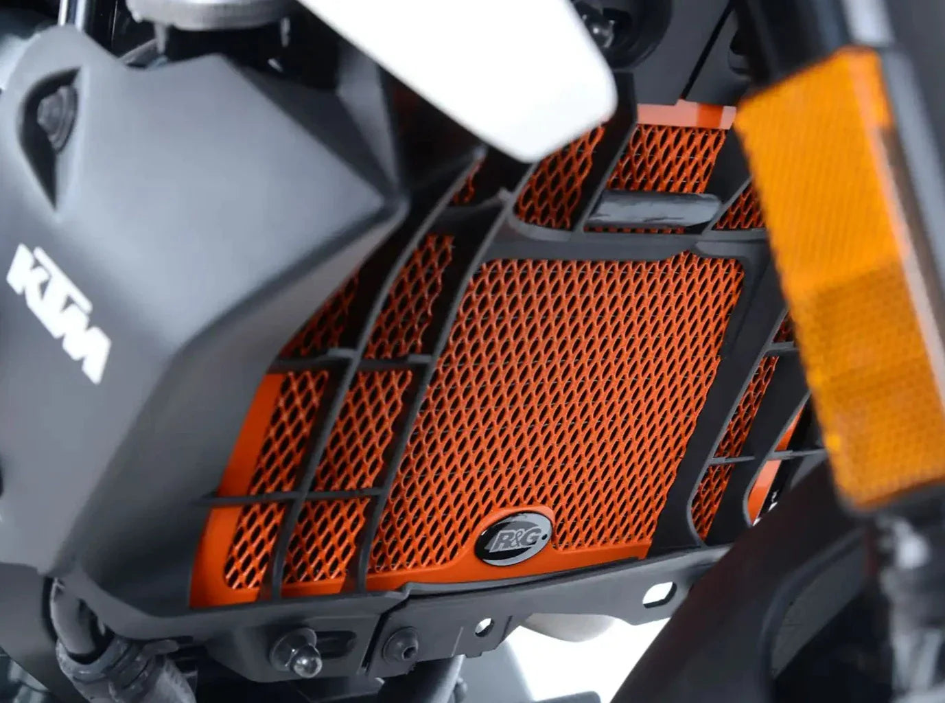 RAD0108 - R&G RACING KTM 125 / 200 Duke Radiator Guard