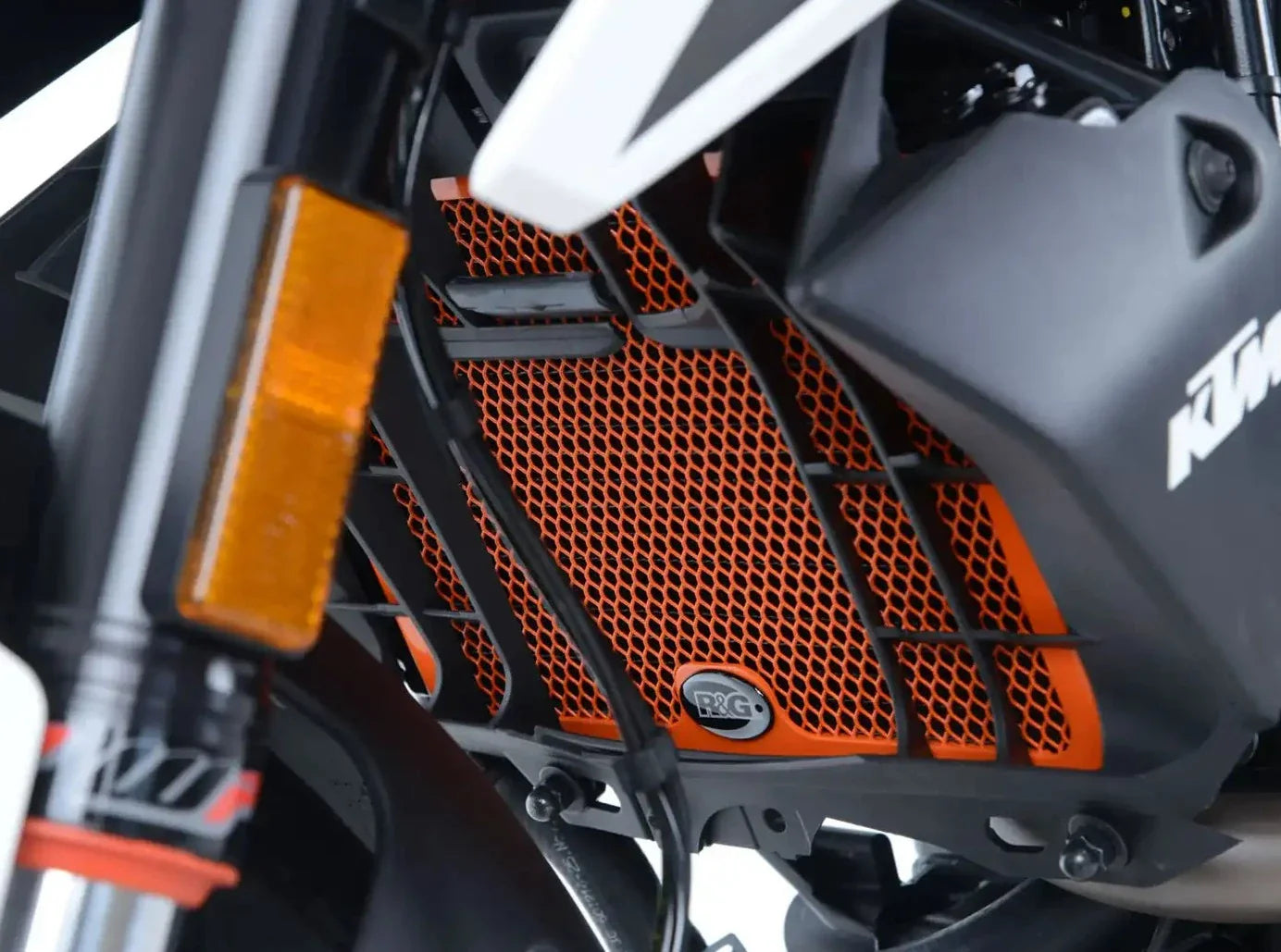 RAD0108 - R&G RACING KTM 125 / 200 Duke Radiator Guard