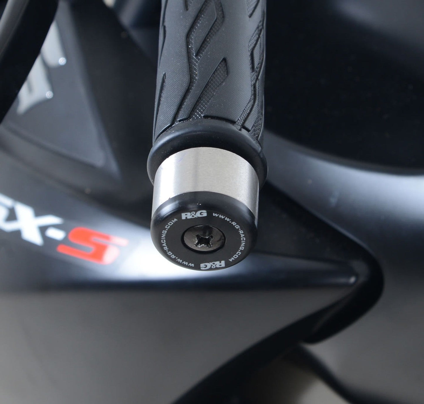 BE0115 - R&G RACING Suzuki GSX-S125 (2017+) Handlebar End Sliders