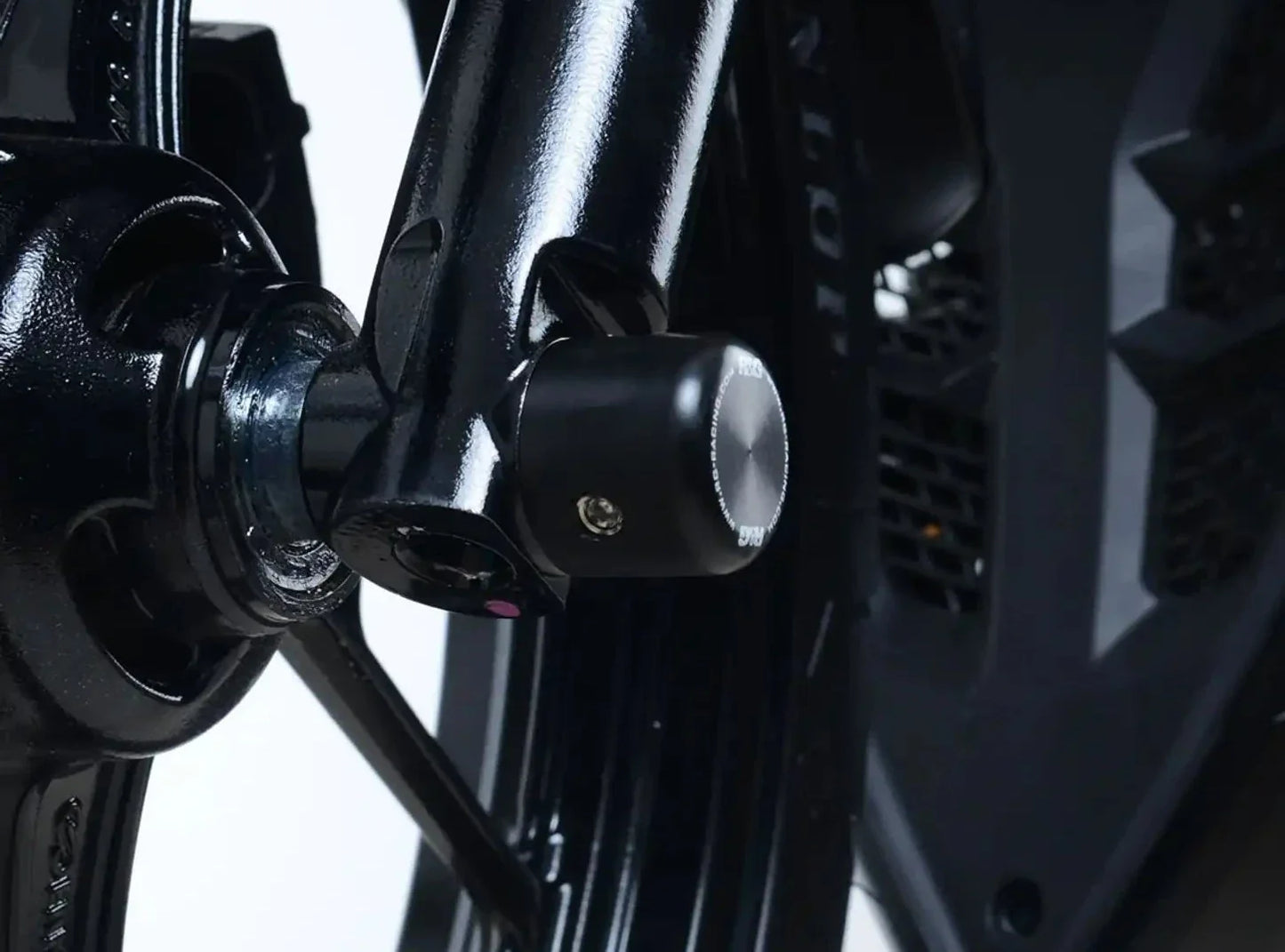 FP0202 - R&G RACING Suzuki GSX-R125 / S125 (2017+) Front Wheel Sliders