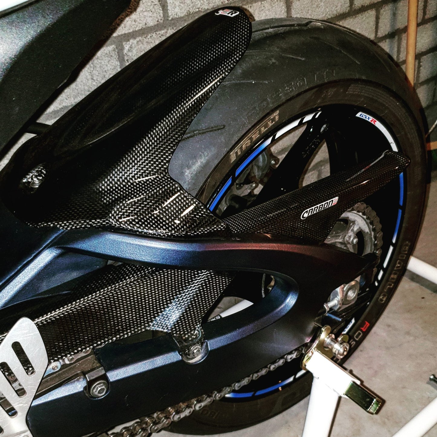 CARBON2RACE Suzuki GSX-R600/750 (11/18) Carbon Rear Hugger