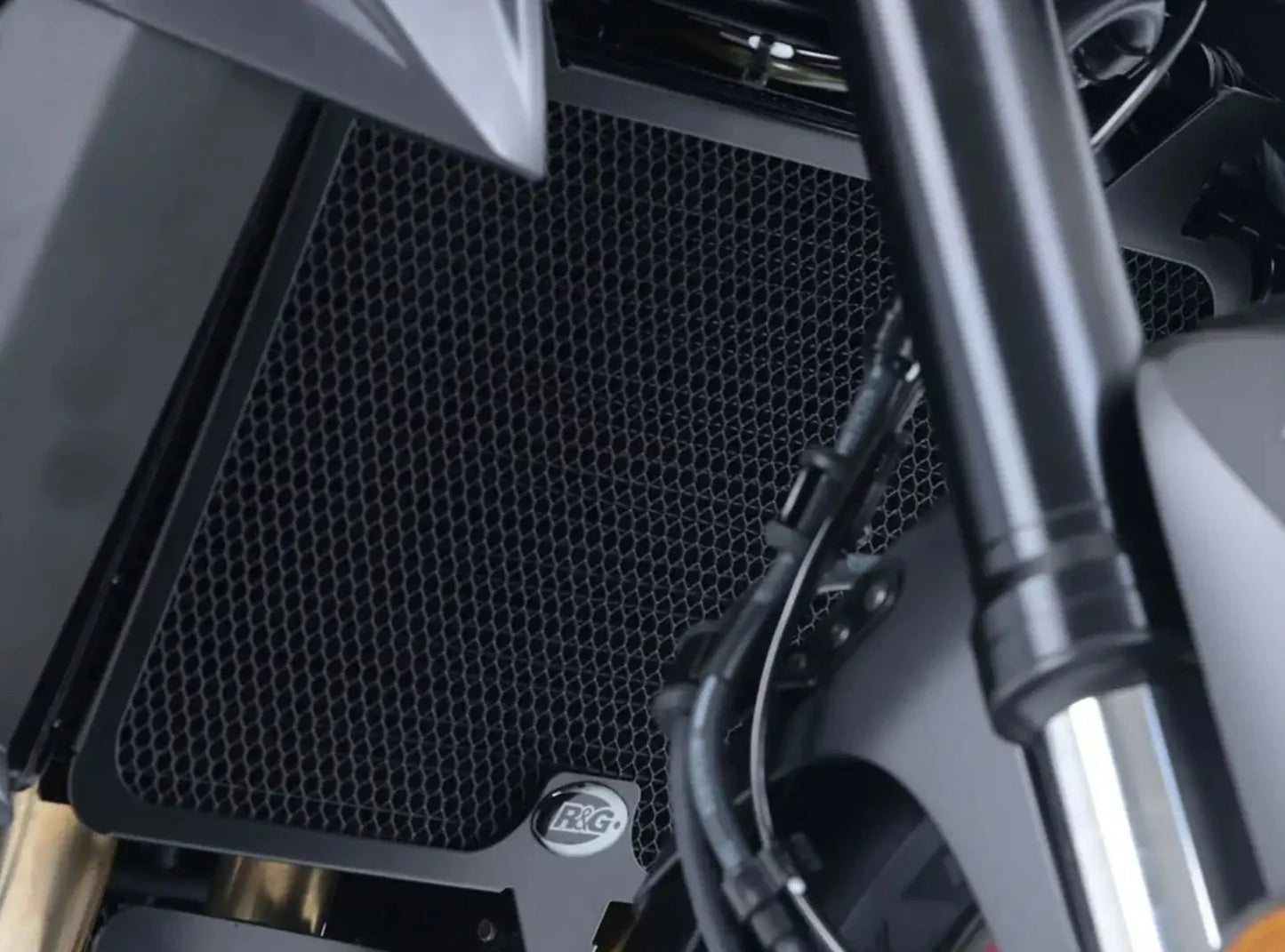 RAD0106 - R&G RACING Suzuki GSR750 / GSX-S750 Radiator Guard