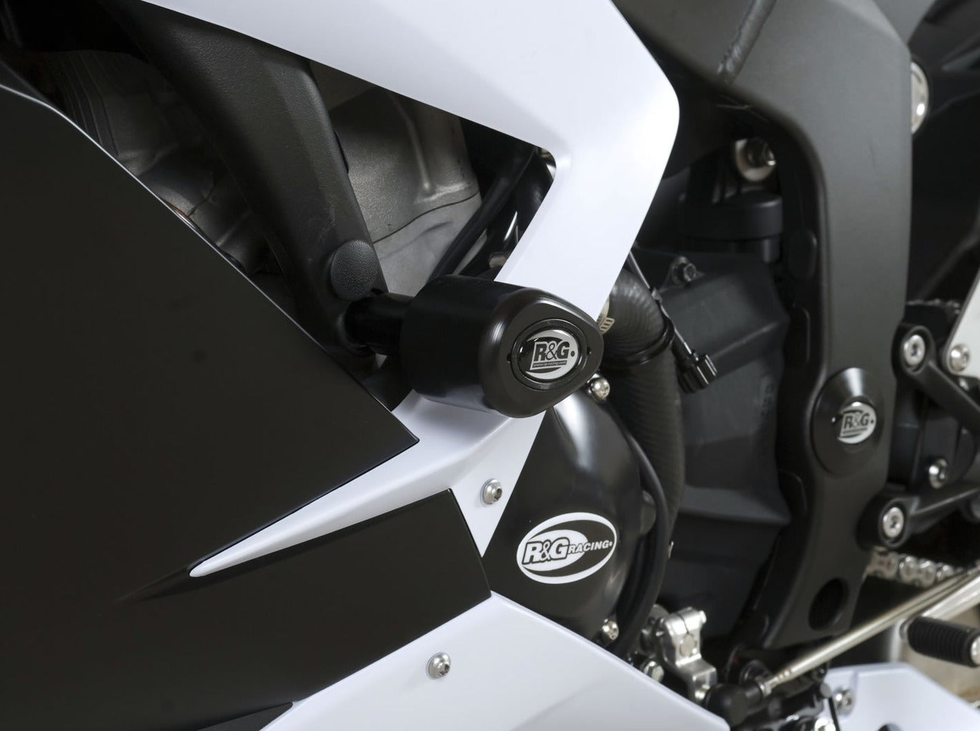 CP0328 - R&G RACING Kawasaki Ninja ZX-6R 636 (12/18) Frame Crash Protection Sliders "Aero"