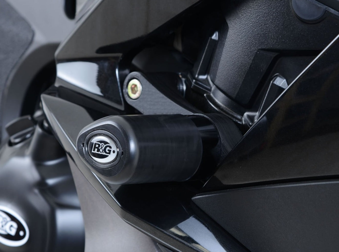 CP0417 - R&G RACING Kawasaki Ninja 1000 / Z1000SX Frame Crash Protection Sliders "Aero"