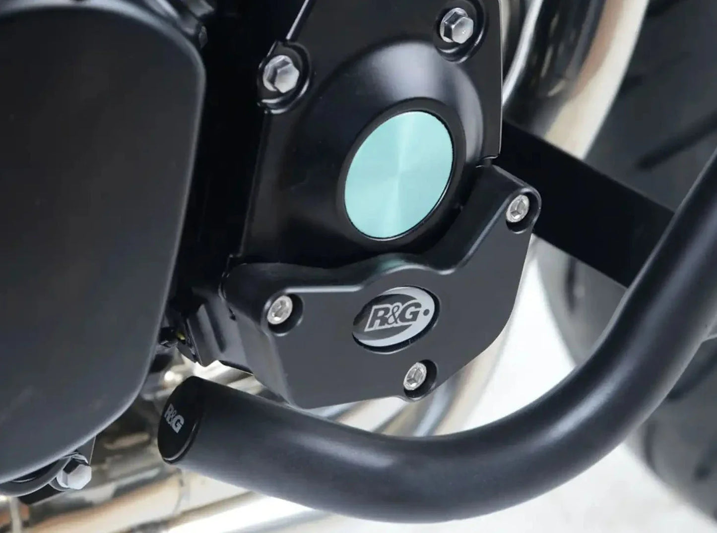 ECS0115 - R&G RACING Kawasaki Z900 / Z900RS Engine Case Slider (right)
