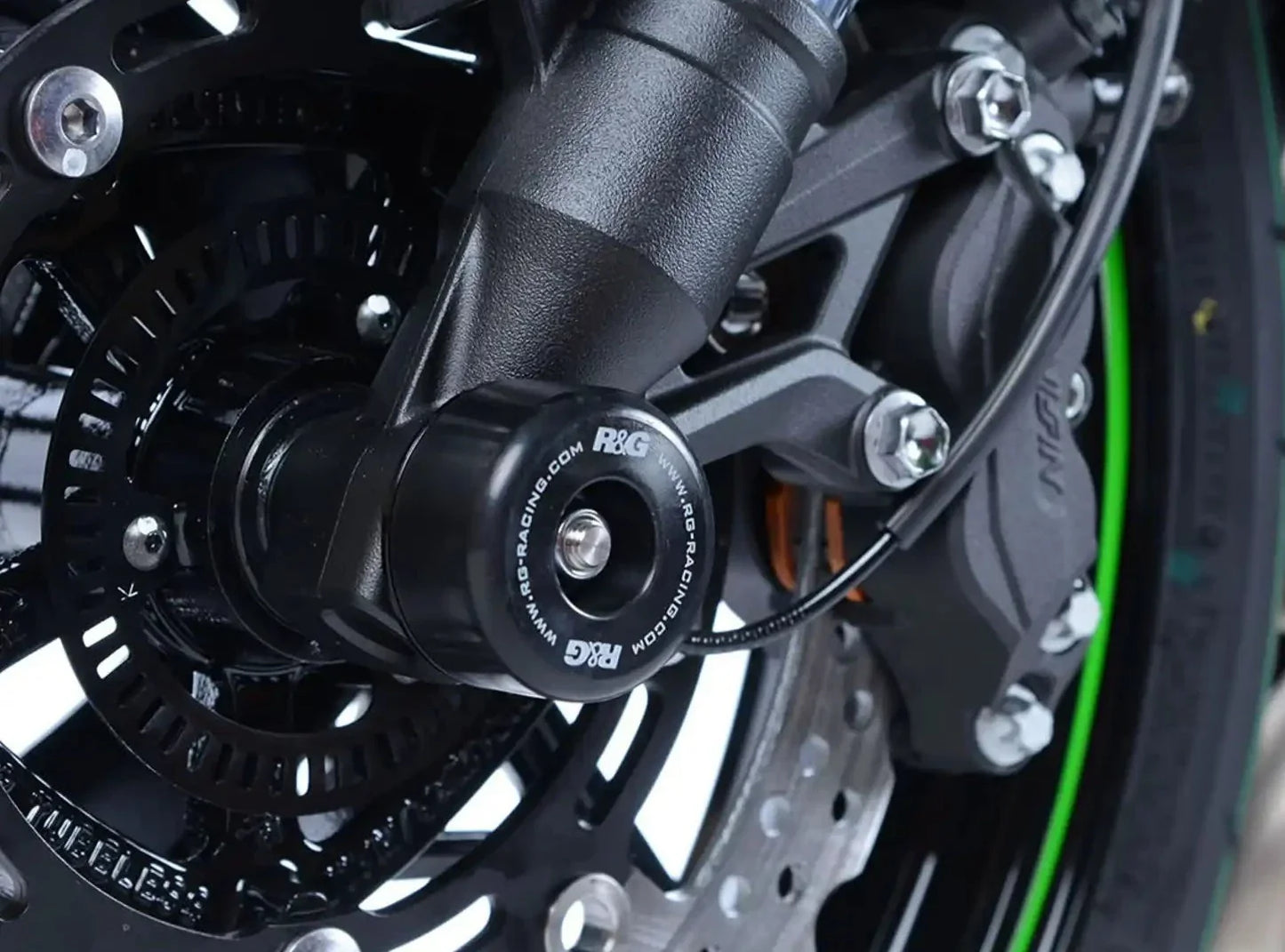 FP0194 - R&G RACING Kawasaki Z900 / Z900RS Front Wheel Sliders