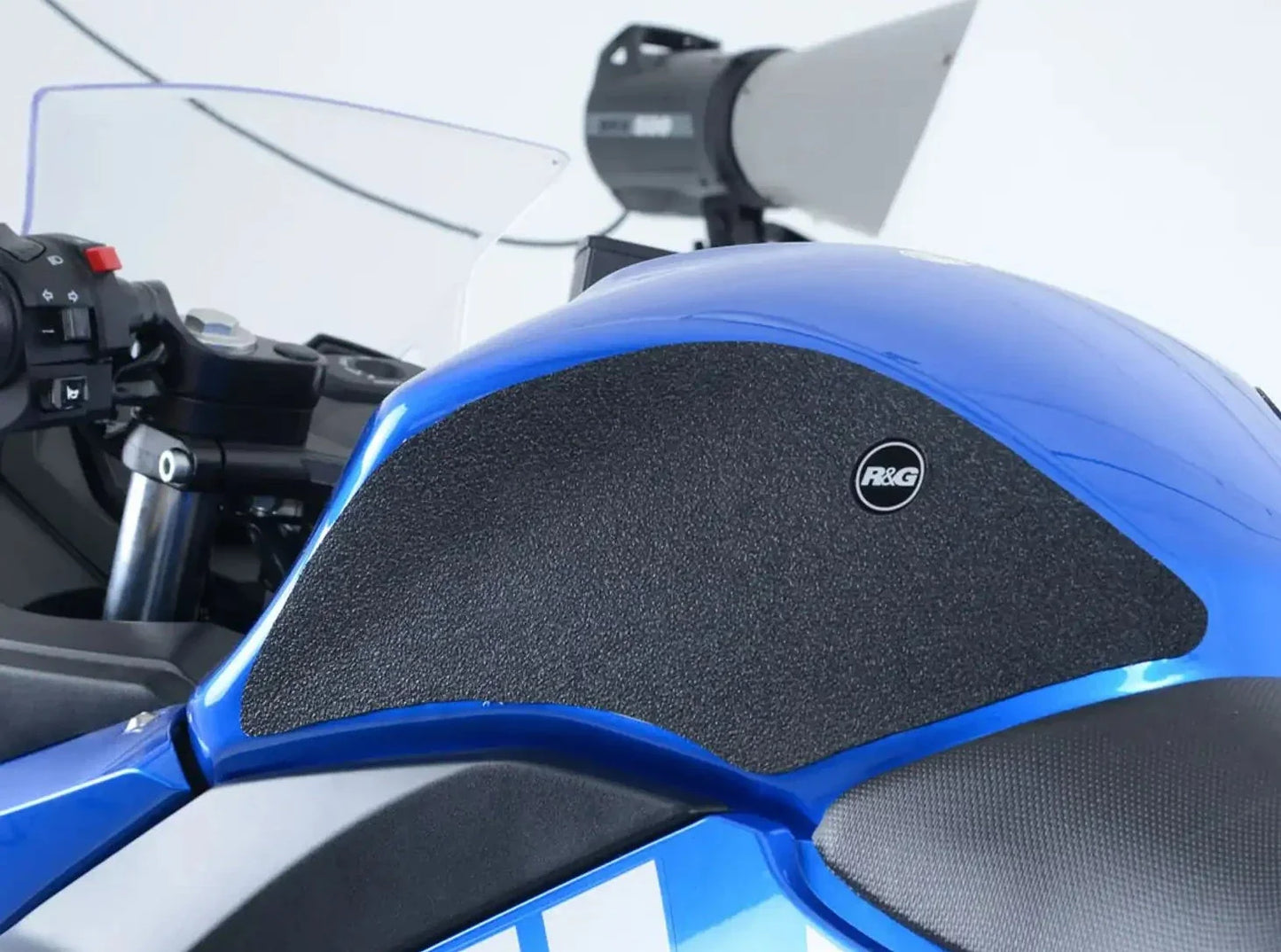 EZRG727 - R&G RACING Suzuki GSX250R (17/20) Fuel Tank Traction Grips