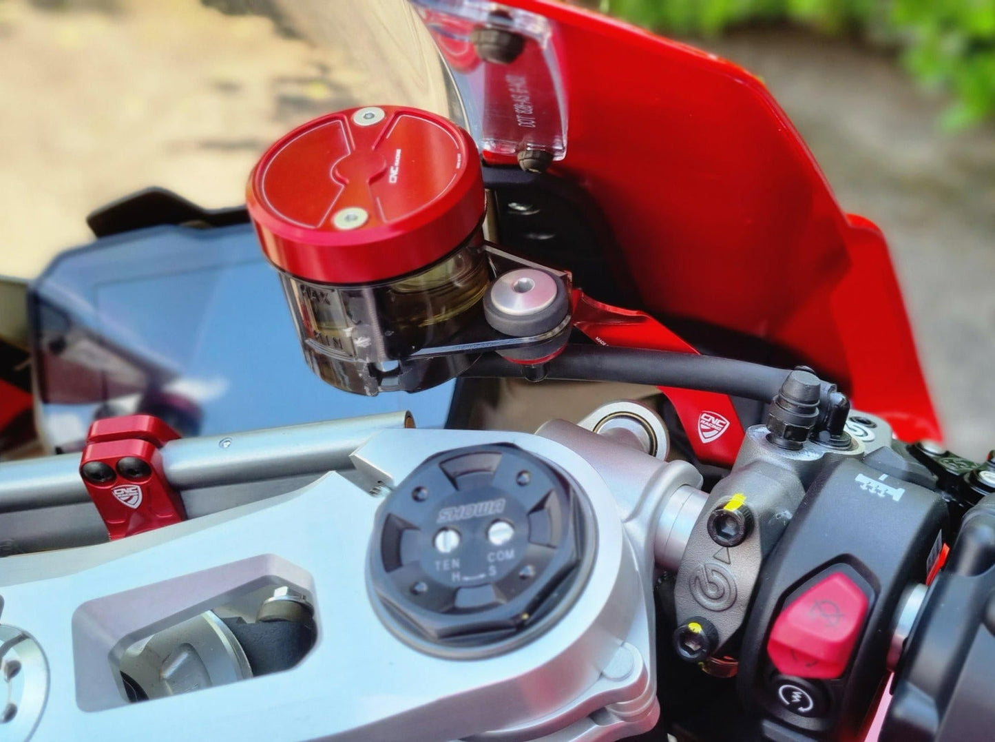 SEA17 - CNC RACING Ducati Panigale V4 Front Fluid Tanks Brackets Kit