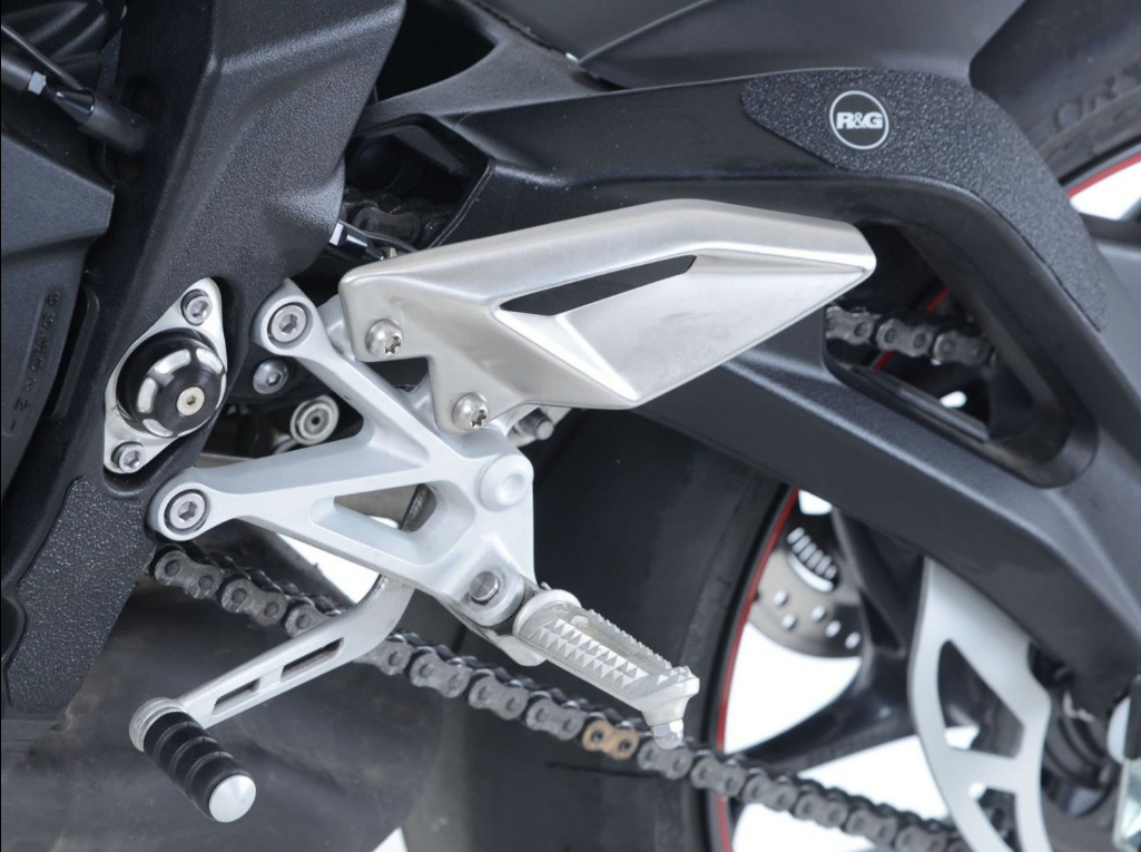 EZBG805 - R&G RACING Triumph Street Triple S / R / RS Heel Guard Kit
