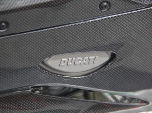 CARBONVANI Ducati Panigale 899 / 1199 Carbon Belly Pan (street version)