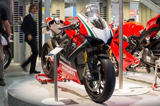 CARBONVANI Ducati Panigale V4 / V4S Full Carbon Fairing Set (8 parts; Tricolor version)