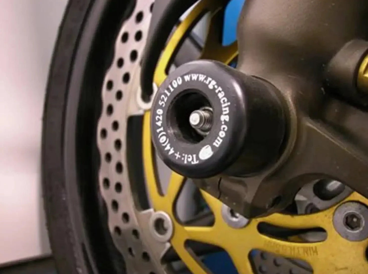 FP0012 - R&G RACING Kawasaki ZX-10R (04/05) Front Wheel Sliders