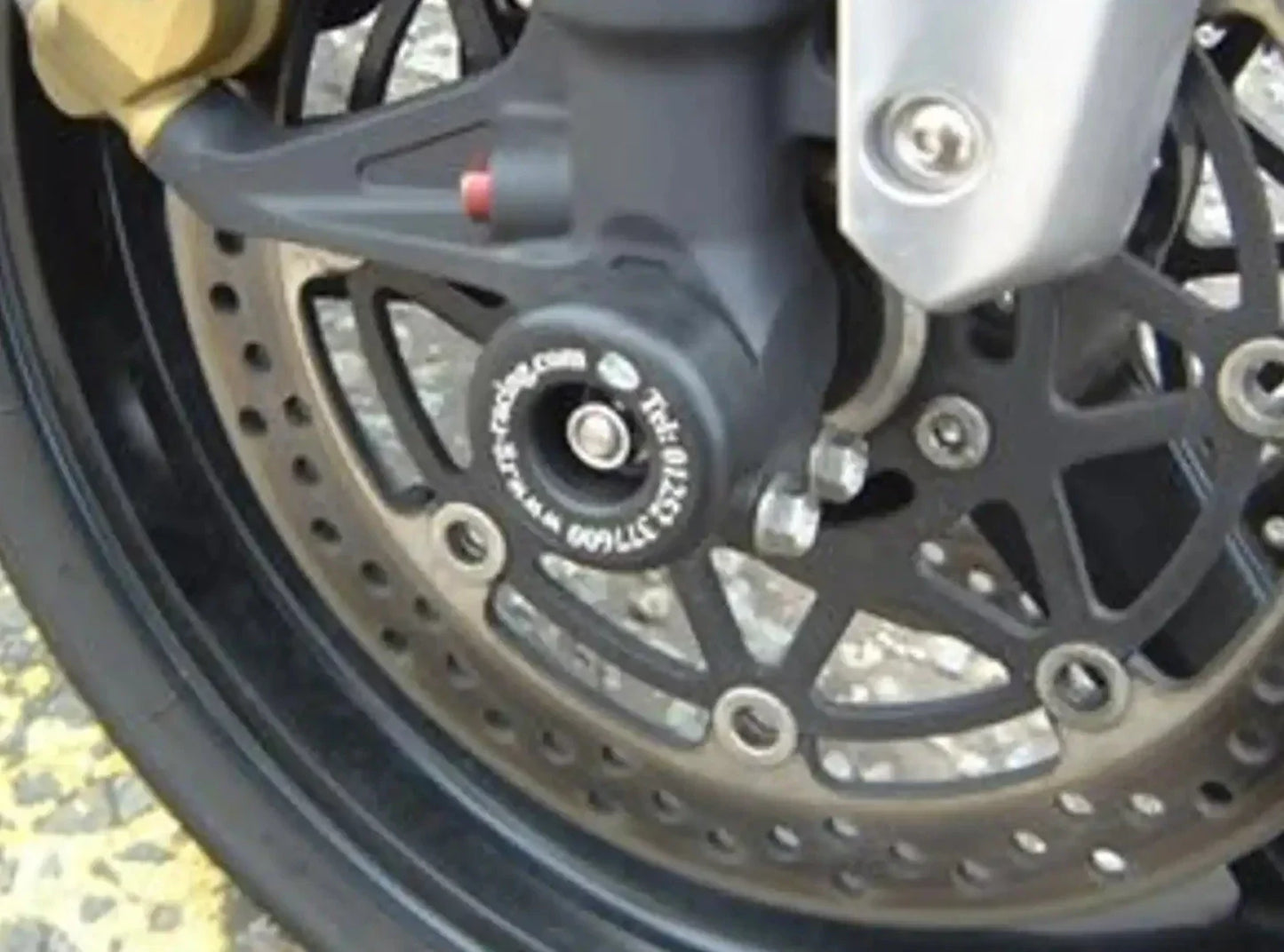 FP0009 - R&G RACING Suzuki GSX-R / SV1000 Front Wheel Sliders