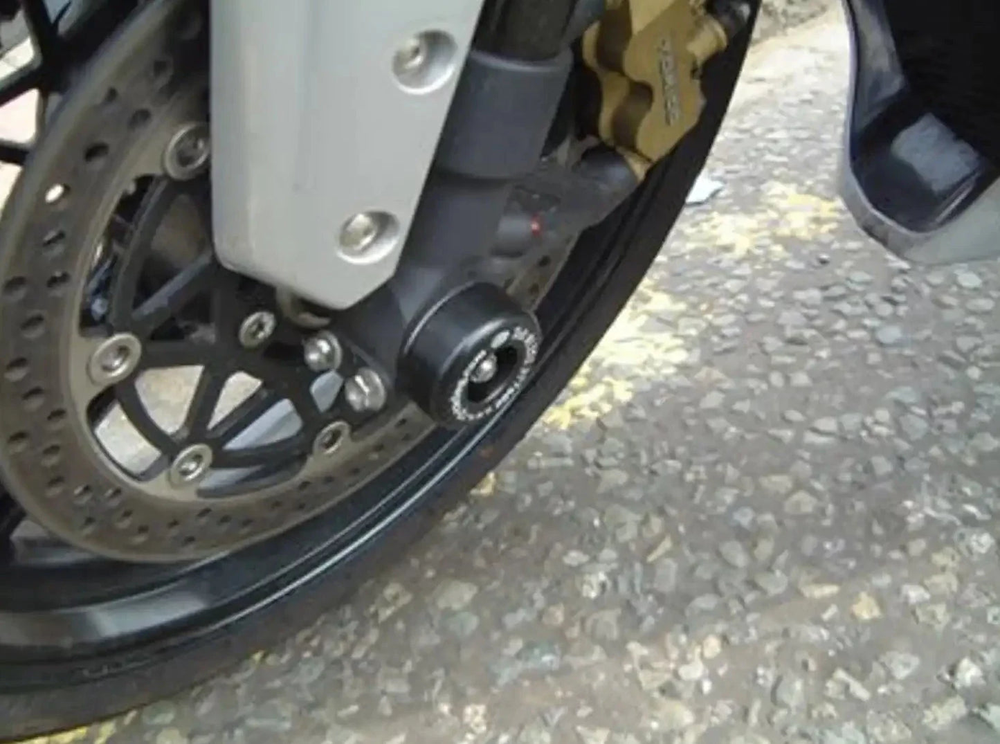 FP0009 - R&G RACING Suzuki GSX-R / SV1000 Front Wheel Sliders
