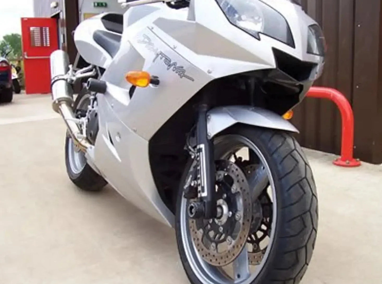 FP0013 - R&G RACING Triumph Daytona 600 / 650 / Speed Four Front Wheel Sliders