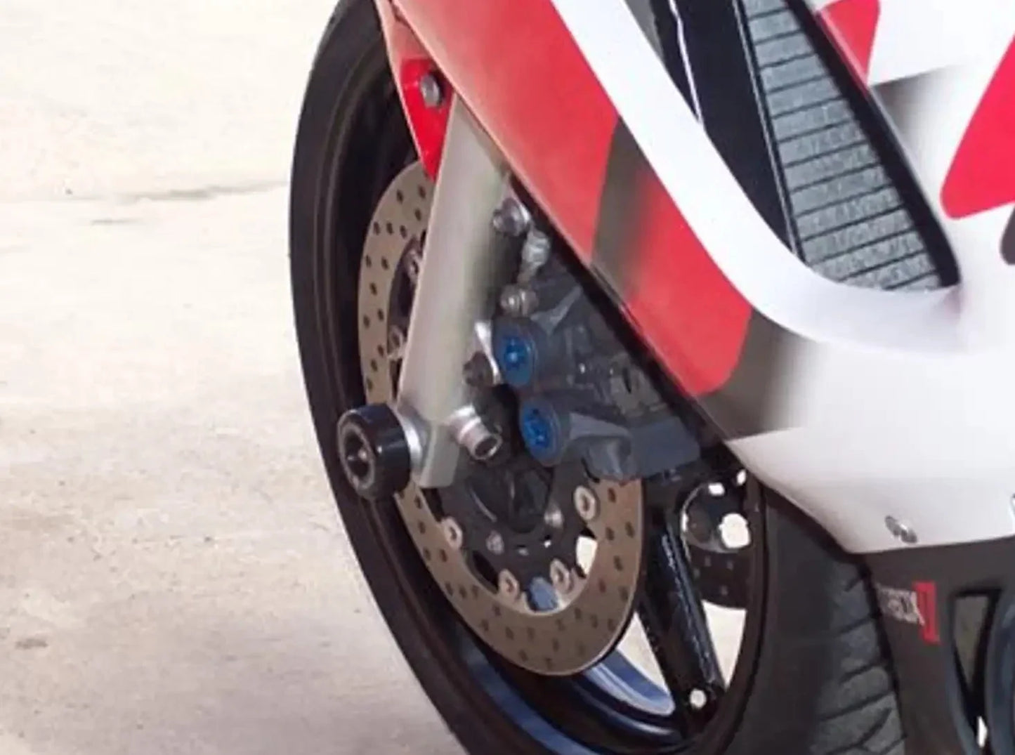 FP0042 - R&G RACING Yamaha YZF-R6 (99/02) Front Wheel Sliders