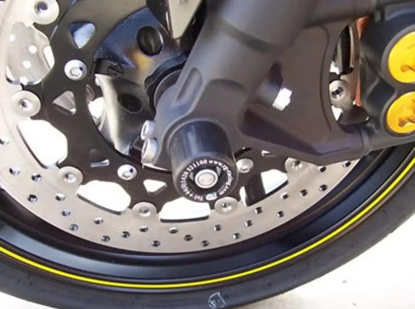 FP0030 - R&G RACING Yamaha YZF-R1 / R6 / T-MAX 530 Front Wheel Sliders