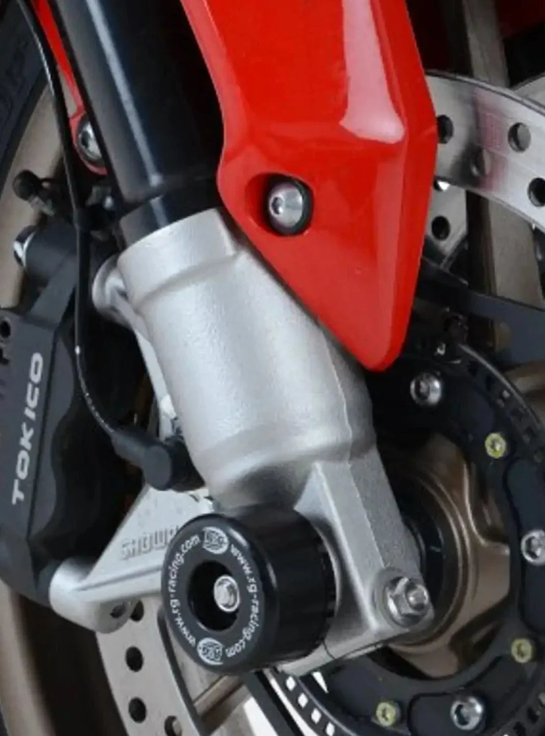FP0157 - R&G RACING Honda VFR800F (14/20) Front Wheel Sliders