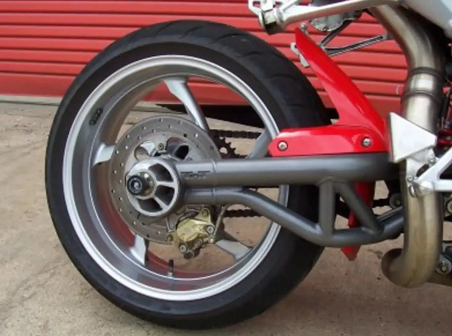 SS0008 - R&G RACING Benelli TNT / Tre K Rear Wheel Sliders (paddock stand bobbins)