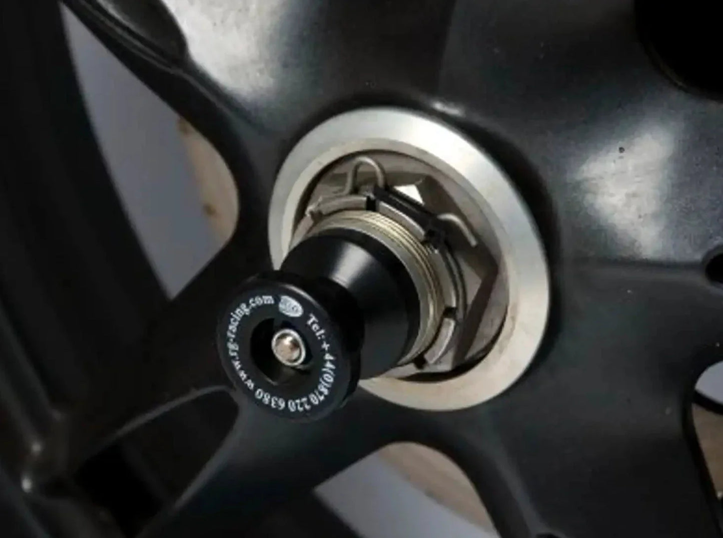 SS0007 - R&G RACING Triumph Daytona 955 / Speed Triple Rear Wheel Sliders (paddock stand bobbins)
