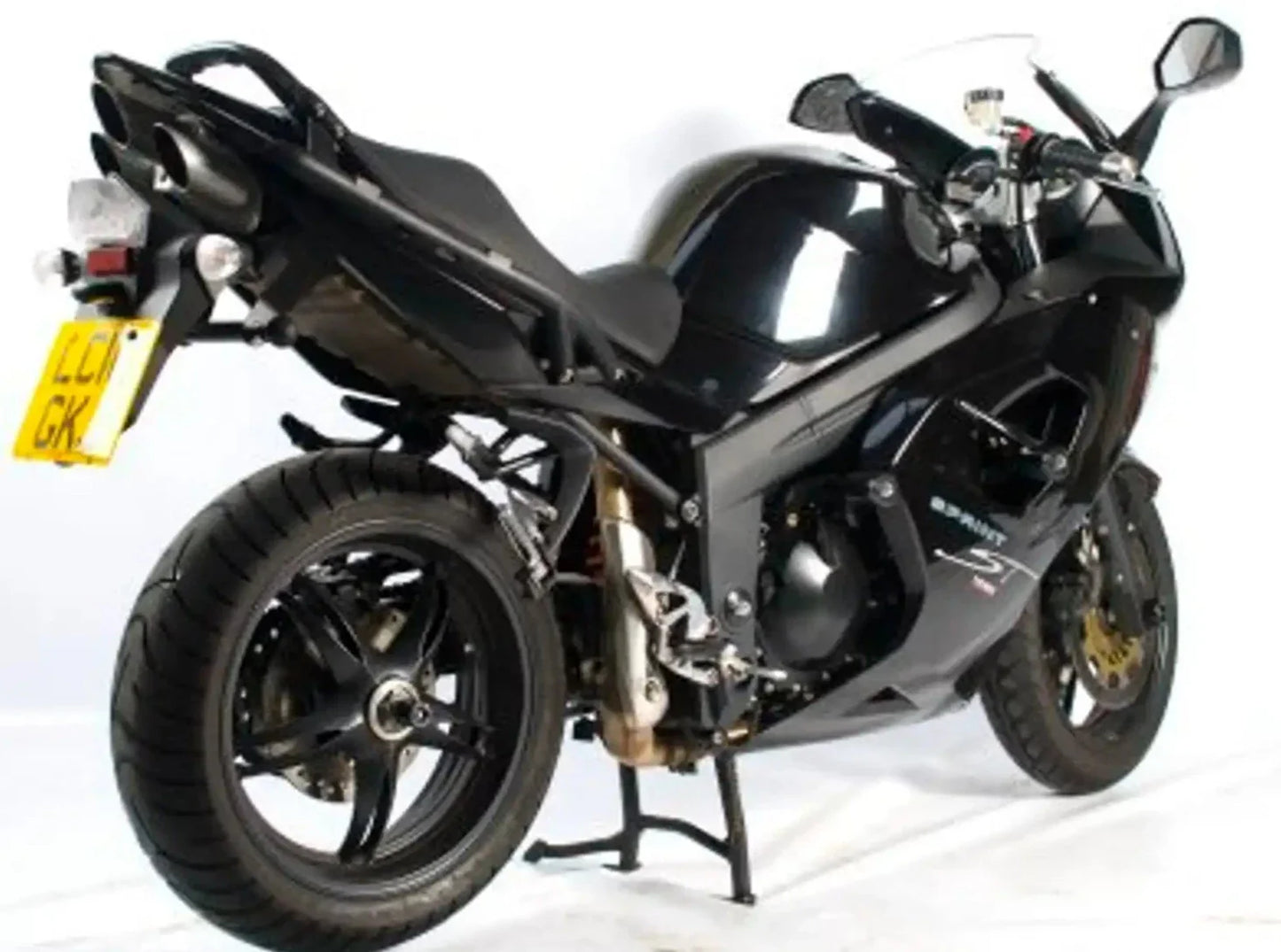 SS0007 - R&G RACING Triumph Daytona 955 / Speed Triple Rear Wheel Sliders (paddock stand bobbins)