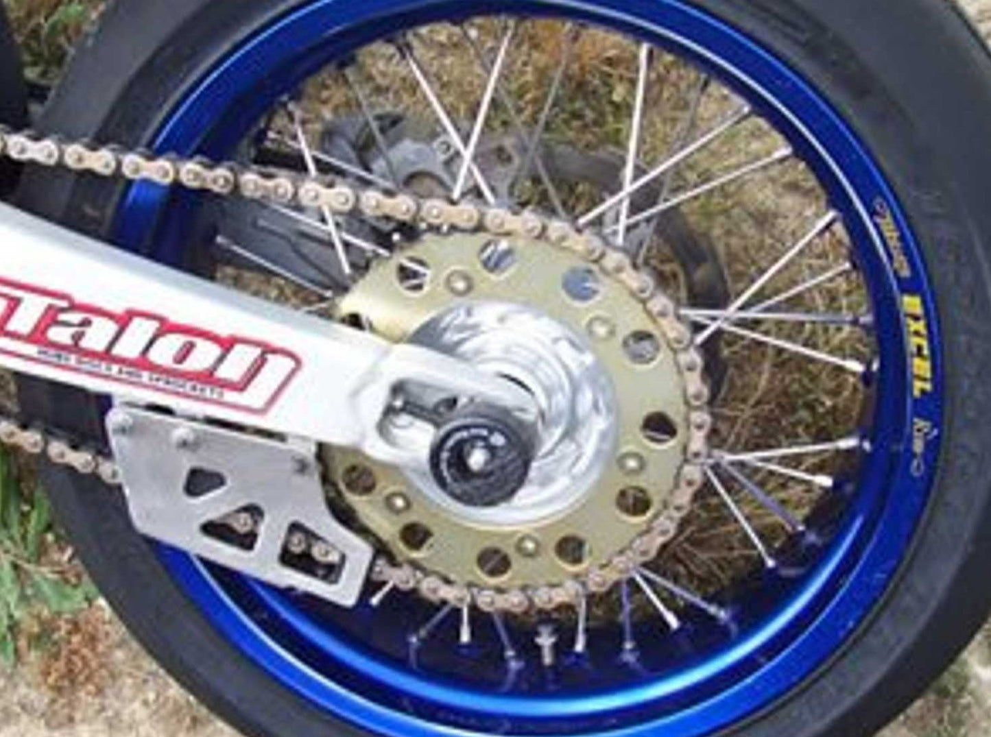SP0003 - R&G RACING Yamaha YZ / WR / Honda XR650R Rear Wheel Sliders (swingarm)