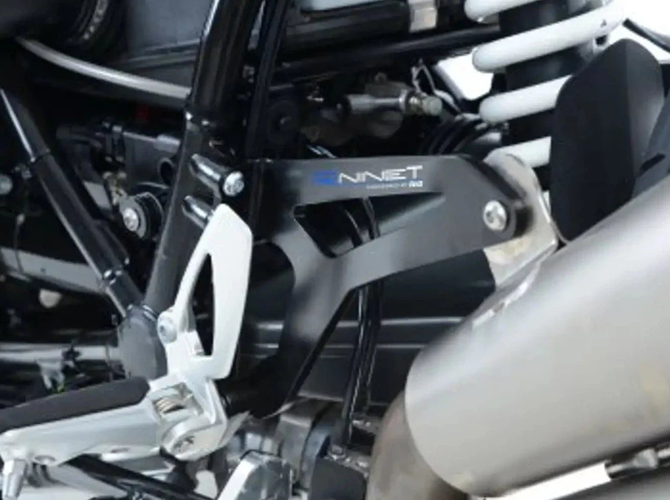 EH0060 - R&G RACING BMW R nineT (14/18) Exhaust Hanger