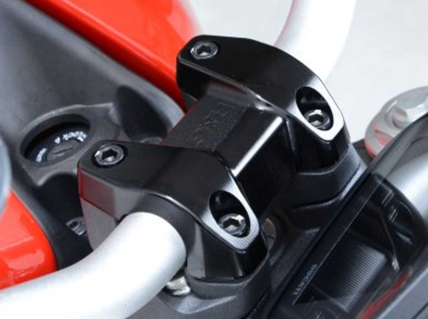 HCL0001 - R&G RACING Ducati Monster 1200 (14/21) Handlebar Clamp